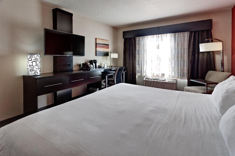 Holiday Inn Express Wichita Northwest - Airport Ar photo 6
