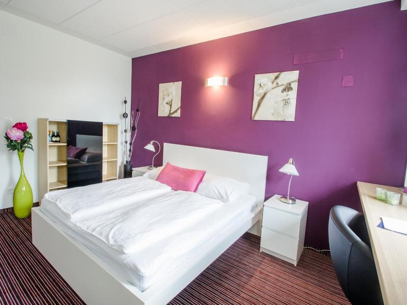 College Garden Hotel image