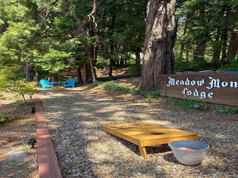 Arnold Meadowmont Lodge image