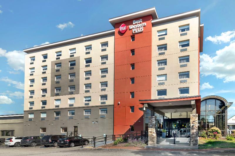 Best Western Plus Landmark Inn image