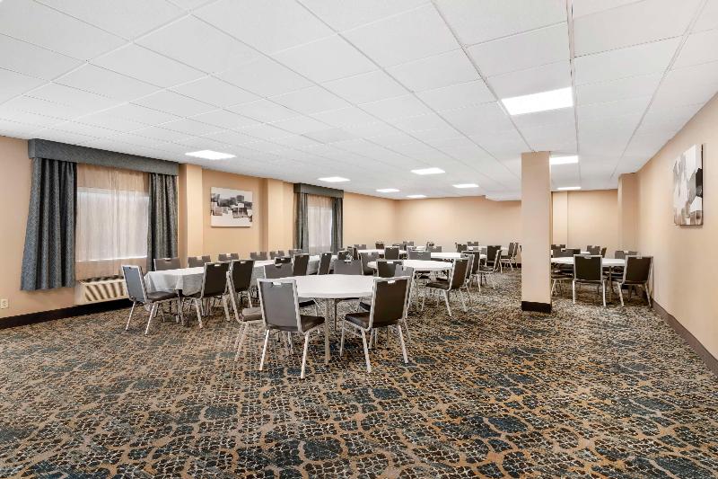 Best Western Plus Landmark Inn image