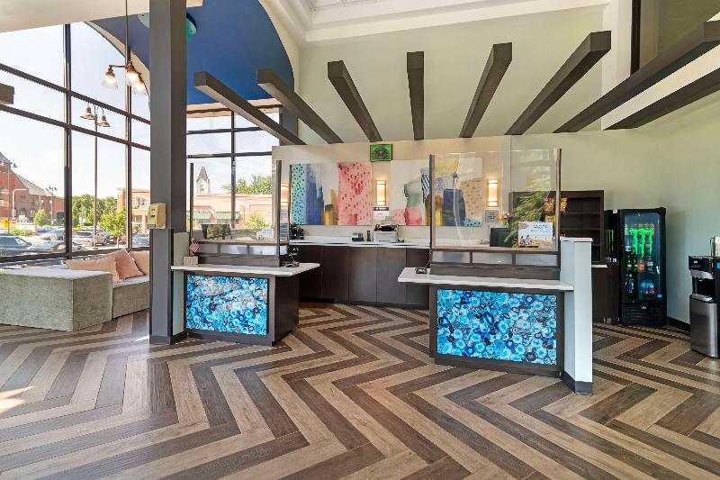 Best Western Plus Landmark Inn image