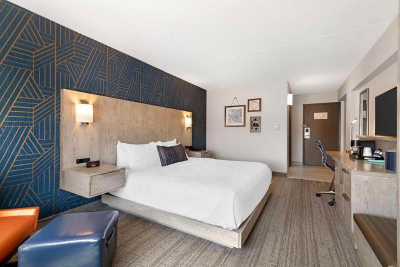 Best Western Plus Landmark Inn image