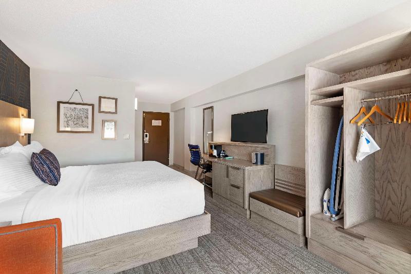 Best Western Plus Landmark Inn image