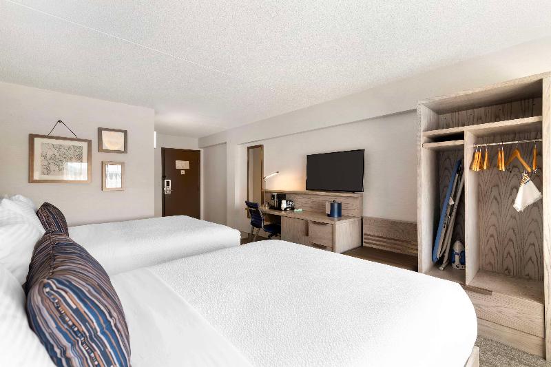 Best Western Plus Landmark Inn image