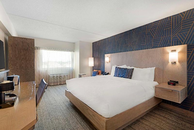 Best Western Plus Landmark Inn image