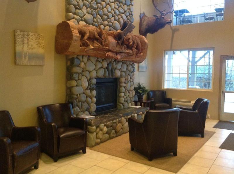 Grand View Inn & Suites image