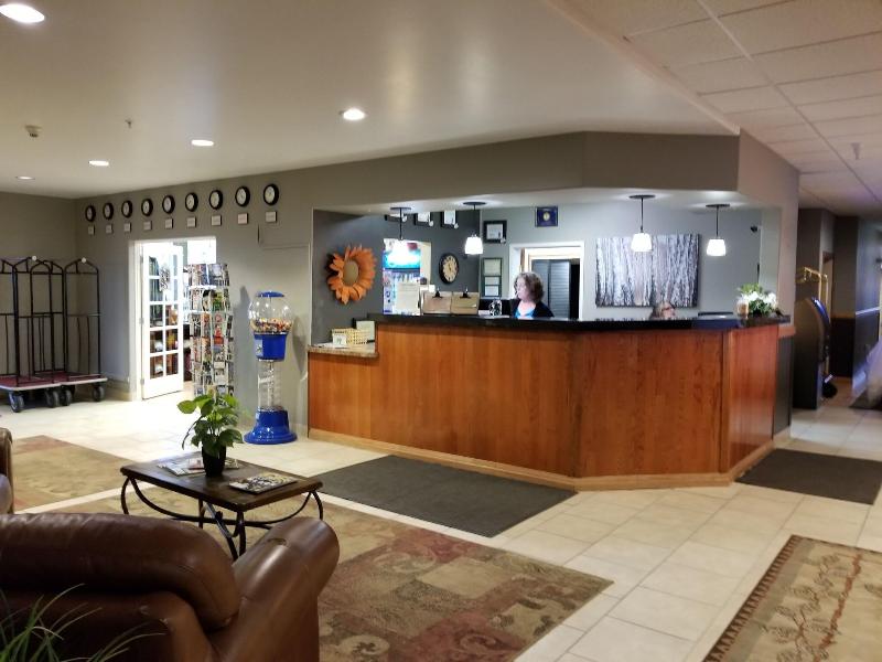 Grand View Inn & Suites image