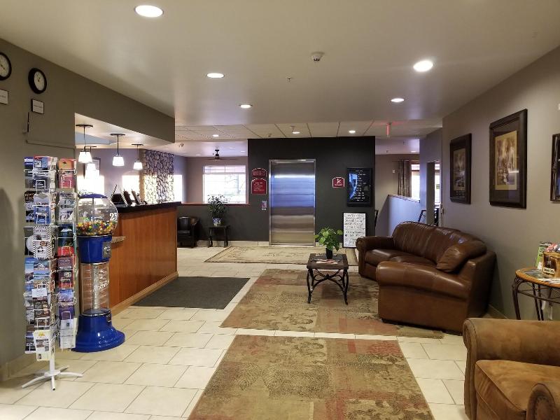 Grand View Inn & Suites image