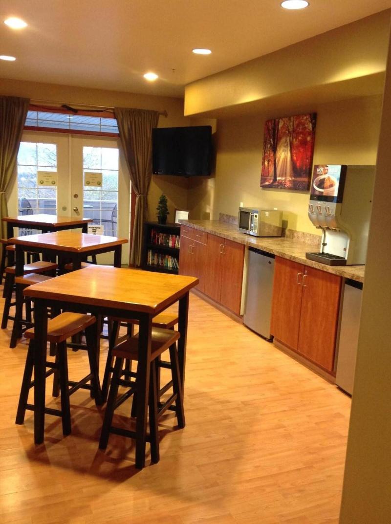 Grand View Inn & Suites image
