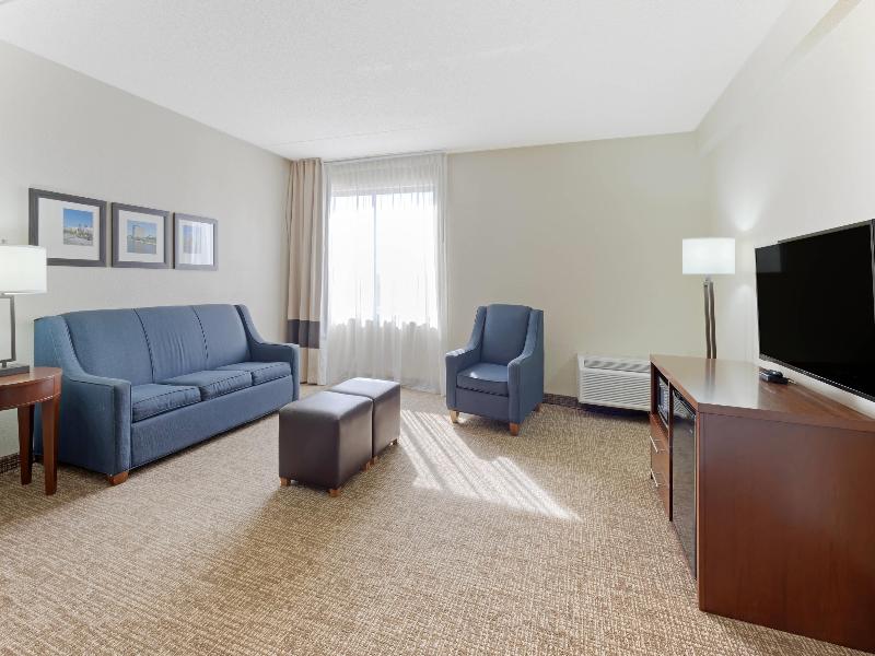 SUITE TWO QUEEN BEDS — photo 6