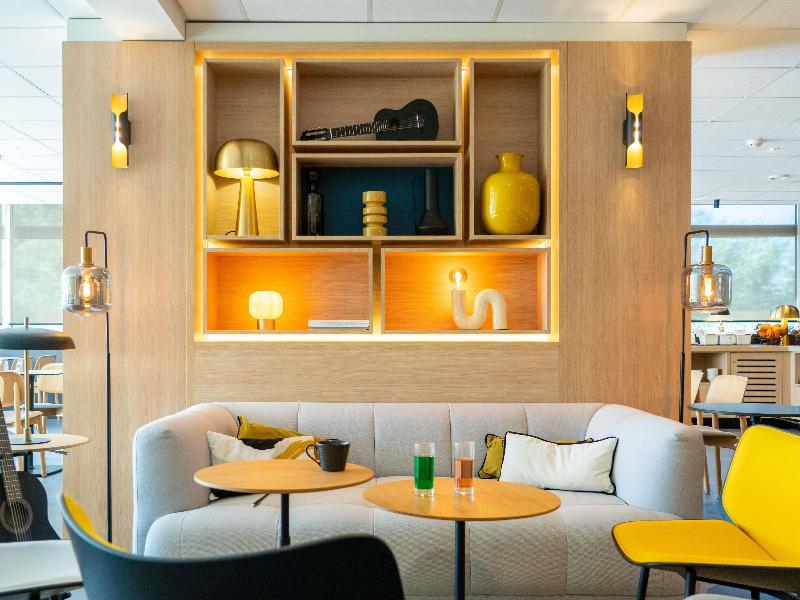 ibis Loriol Le Pouzin image