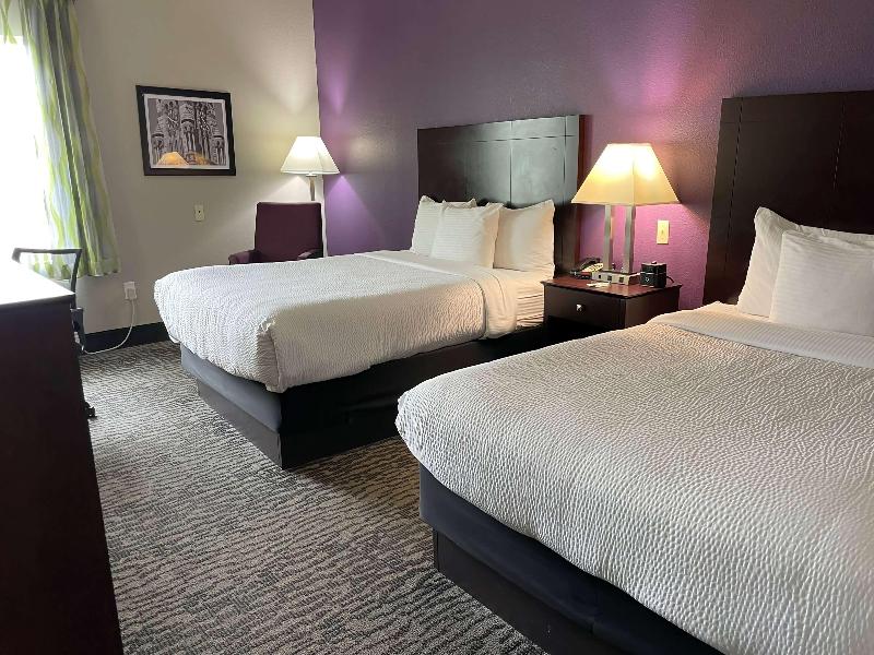 La Quinta Inn and Suites Waxahachie image
