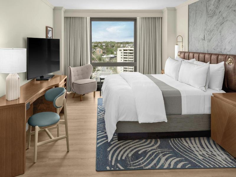 The Westin Crystal City image