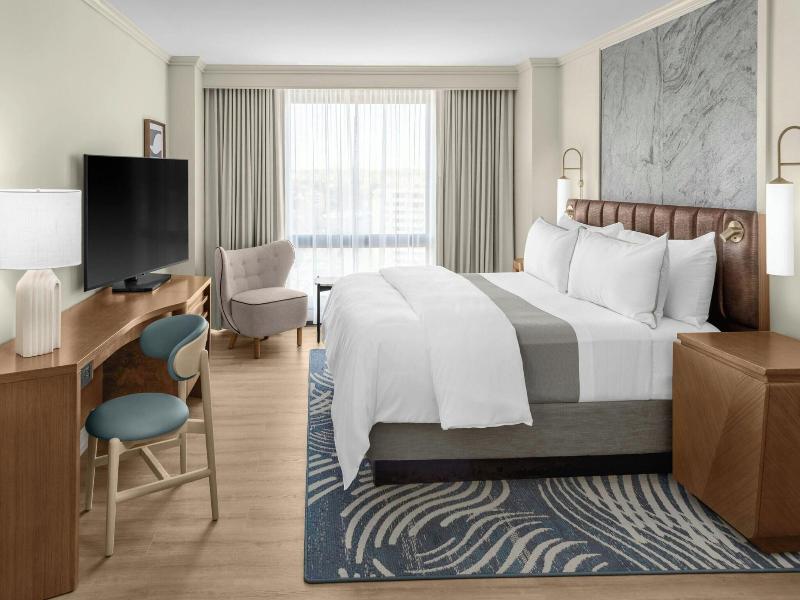 The Westin Crystal City image