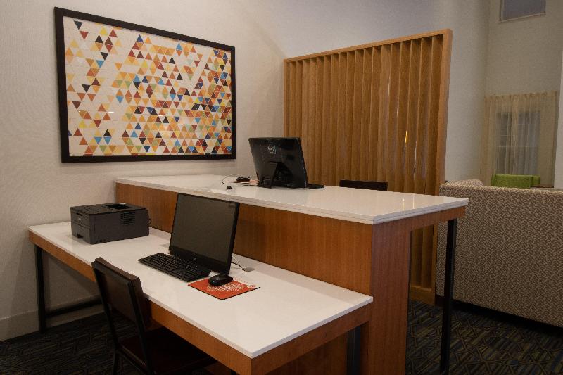 Holiday Inn Express & Suites Manassas By IHG