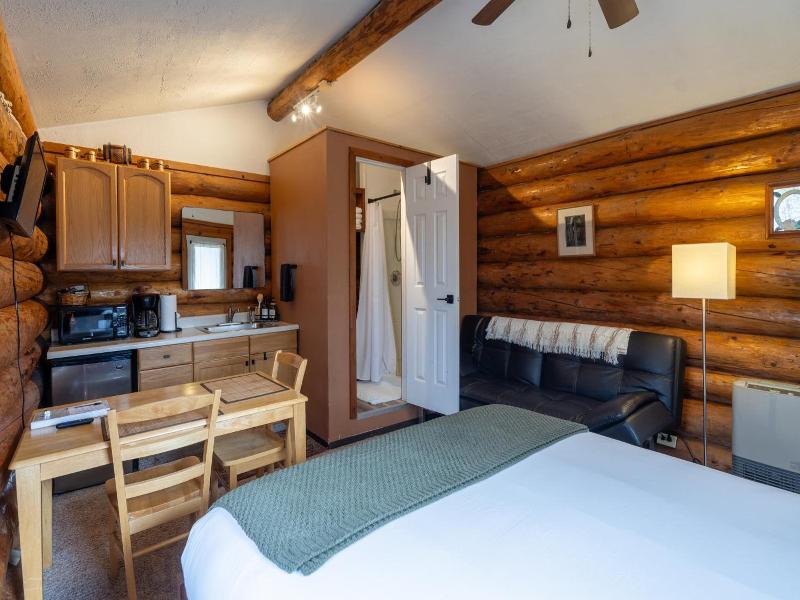 Hatcher Pass Bed and Breakfast — general view