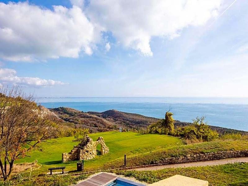 BlackSeaRama Golf & Villas