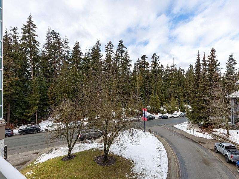 Le Chamois Hotel Whistler image