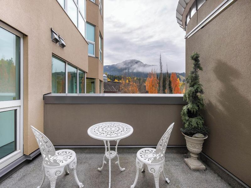 Le Chamois Hotel Whistler image