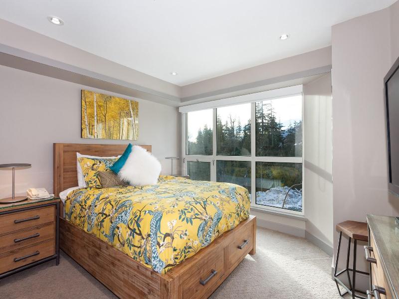 Le Chamois Hotel Whistler image