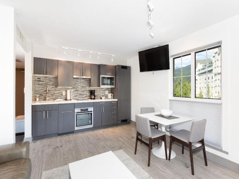Le Chamois Hotel Whistler image
