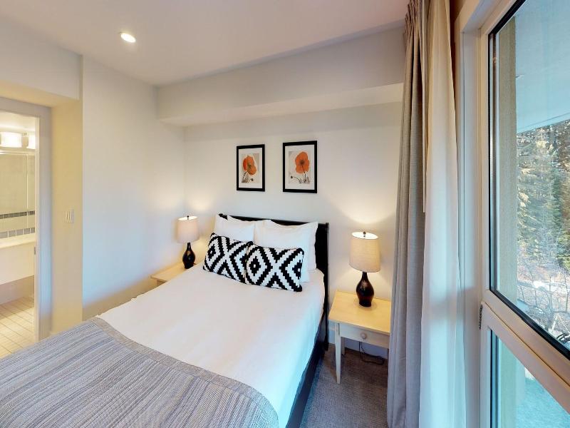Le Chamois Hotel Whistler image