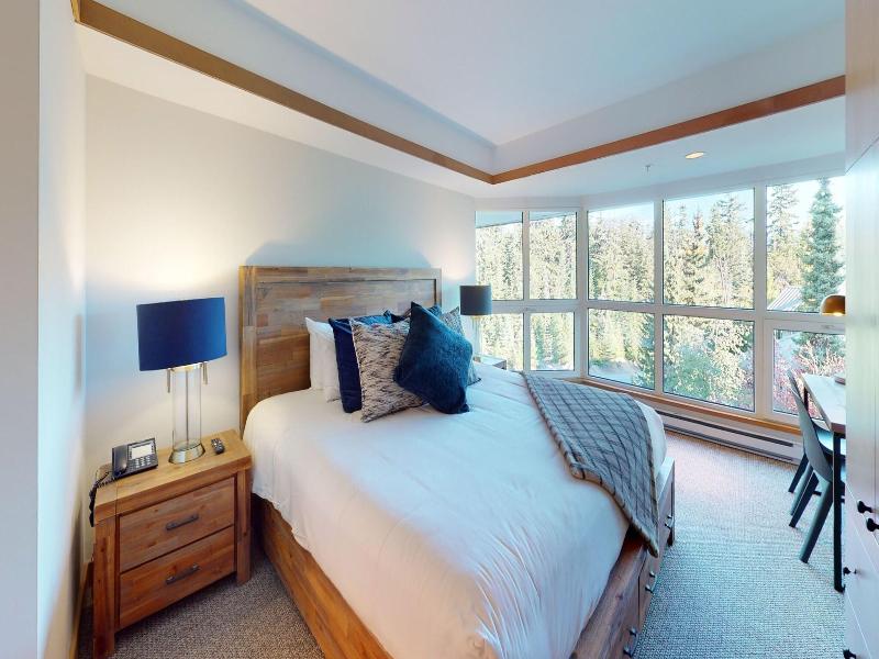 Le Chamois Hotel Whistler image