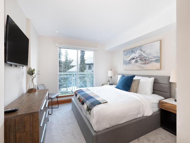 Le Chamois Hotel Whistler image
