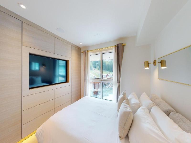 Le Chamois Hotel Whistler image