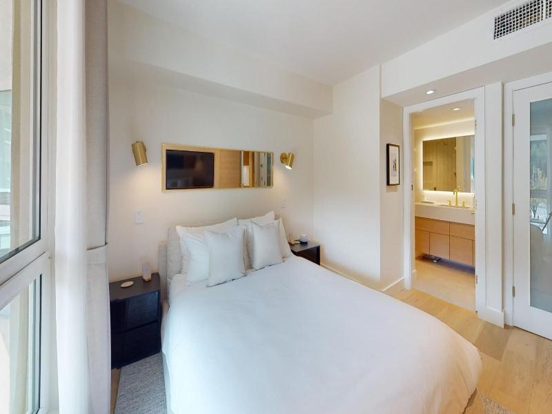 Le Chamois Hotel Whistler image
