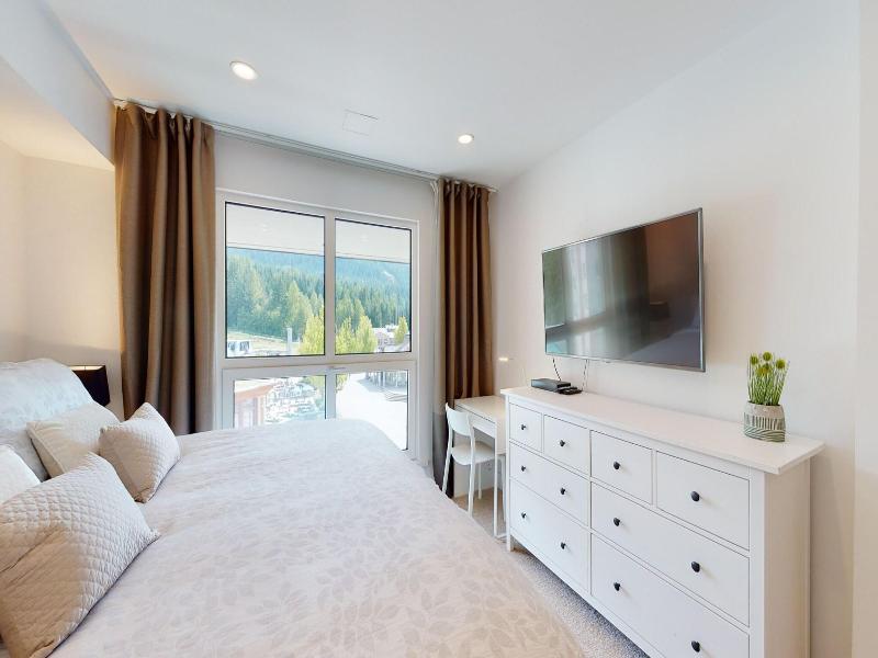 Le Chamois Hotel Whistler image