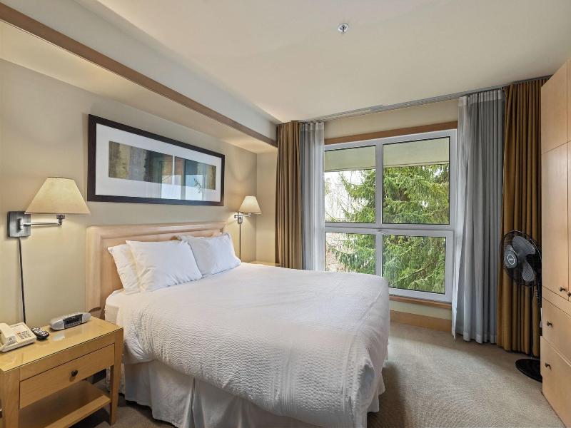 Le Chamois Hotel Whistler image