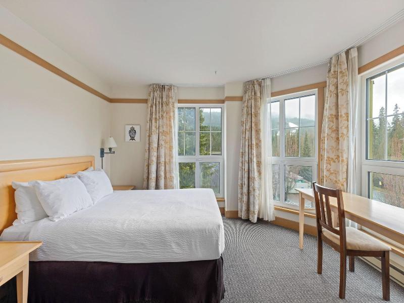 Le Chamois Hotel Whistler image