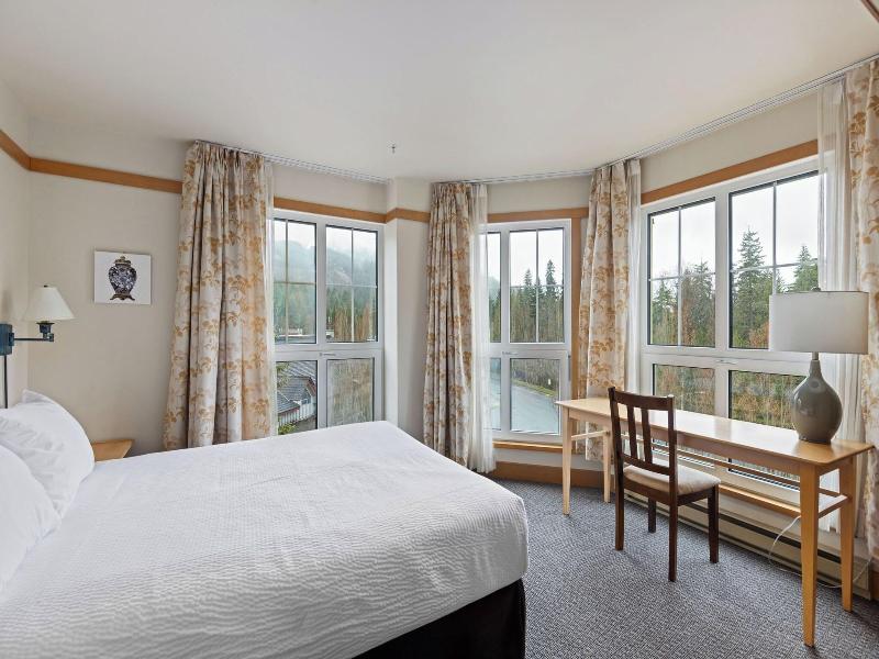 Le Chamois Hotel Whistler image