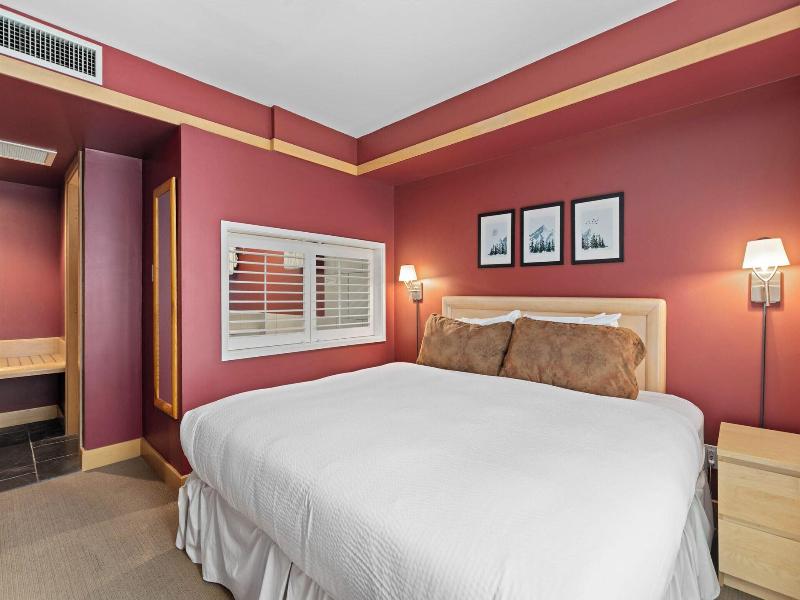 Le Chamois Hotel Whistler image