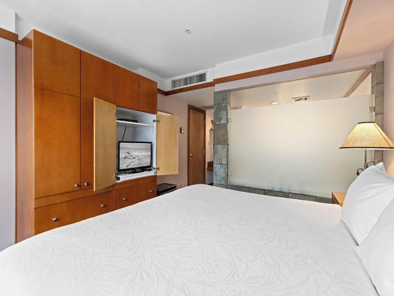 Le Chamois Hotel Whistler image