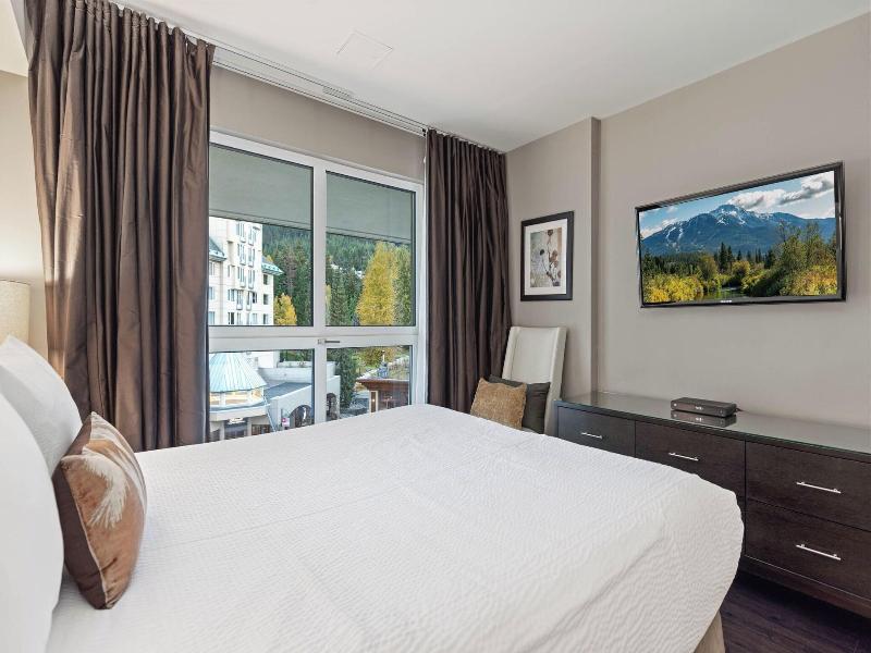Le Chamois Hotel Whistler image