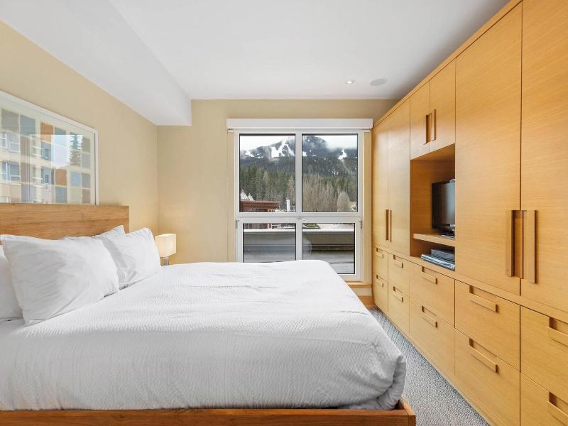 Le Chamois Hotel Whistler image