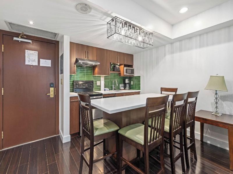 Le Chamois Hotel Whistler image