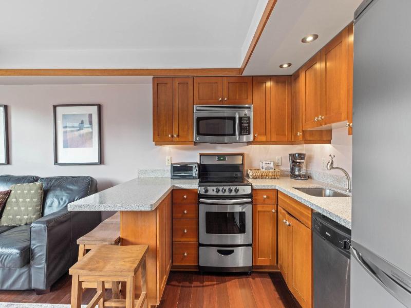 Le Chamois Hotel Whistler image