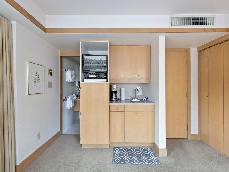 Le Chamois Hotel Whistler image