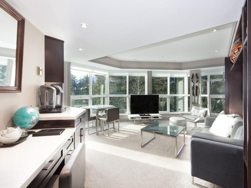 Le Chamois Hotel Whistler image