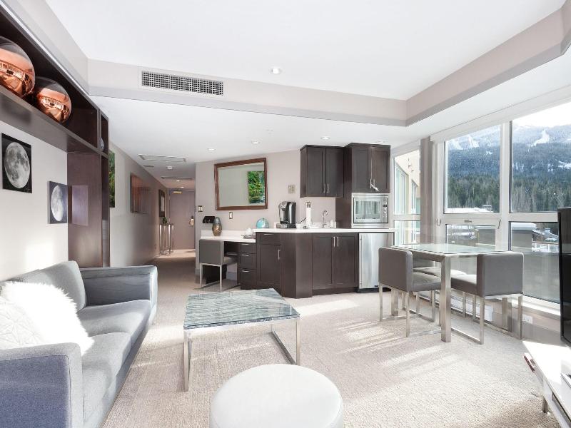 Le Chamois Hotel Whistler image