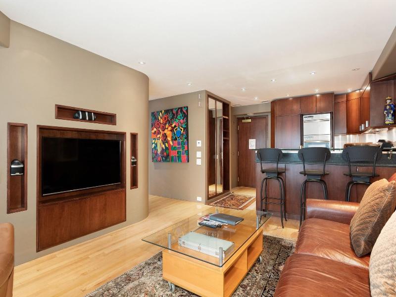 Le Chamois Hotel Whistler image