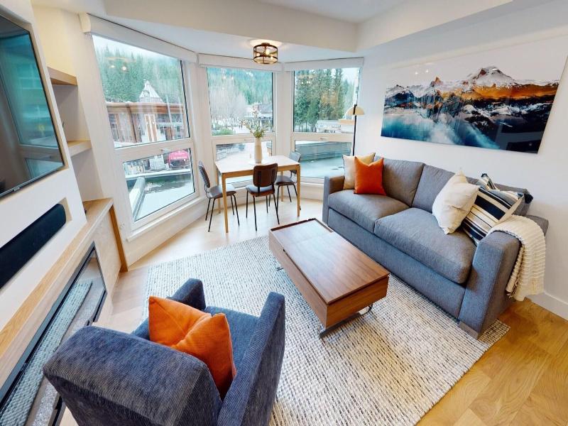 Le Chamois Hotel Whistler image