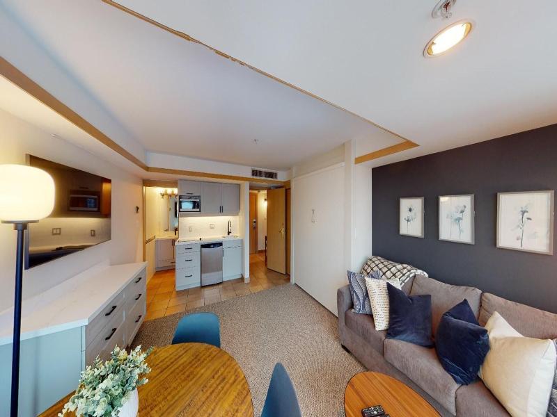 Le Chamois Hotel Whistler image