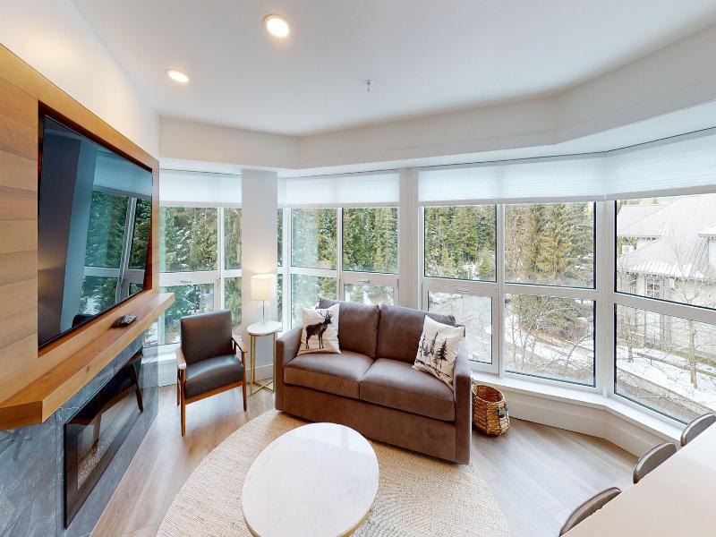 Le Chamois Hotel Whistler image