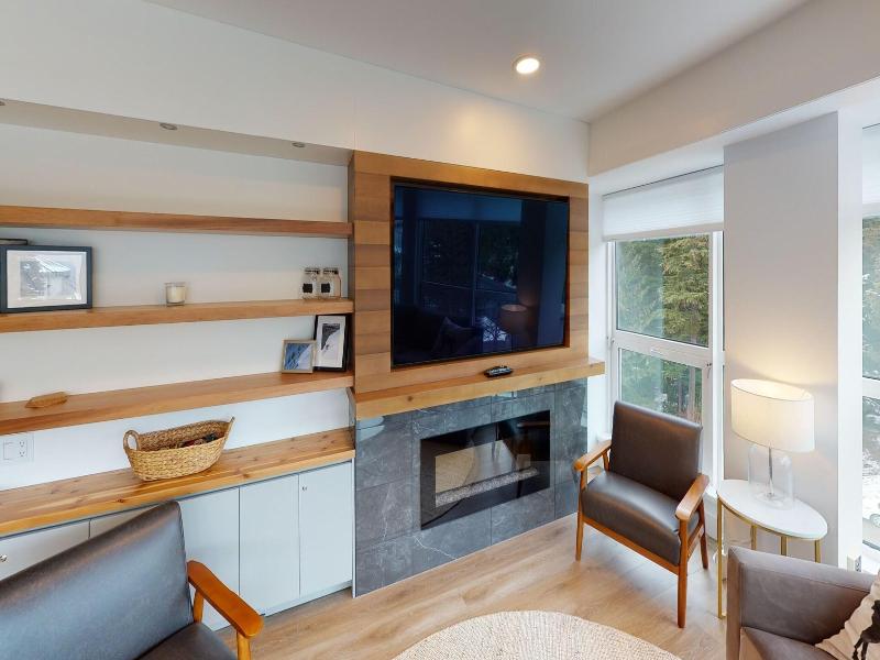 Le Chamois Hotel Whistler image