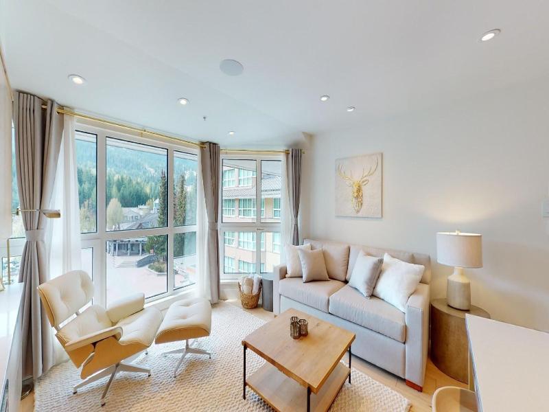 Le Chamois Hotel Whistler image